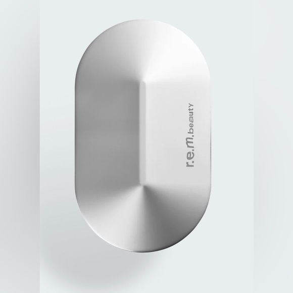 r.e.m. Beauty Babydoll Eyeshadow Palette - Picture 6 of 7